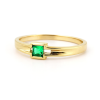 Zlatý prsten se zeleným kamenem