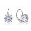 Elegant diamantové náušnice na bílém pozadí